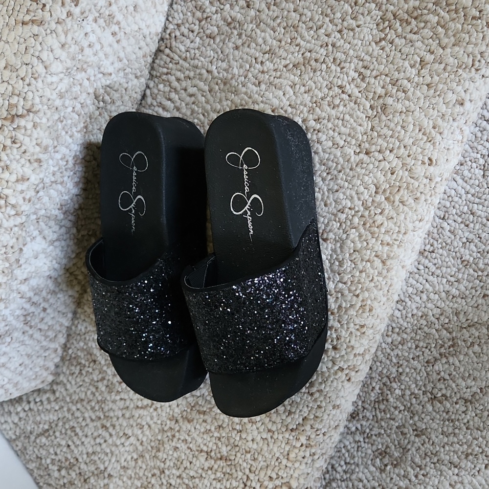 Jessica Simpson Black glitter platform slide. Size 6